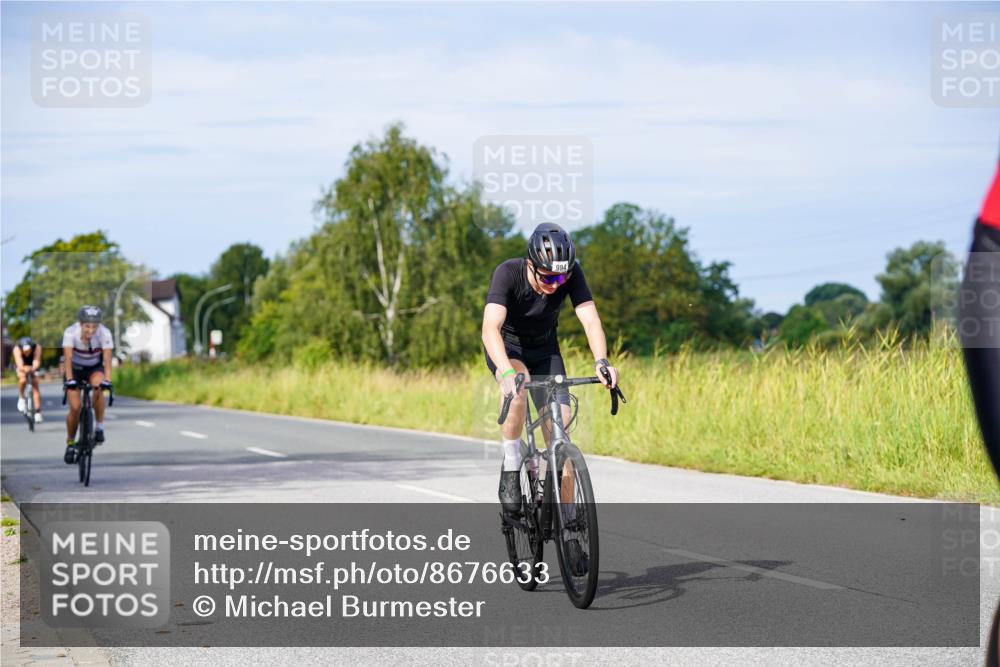 31.08.2025 - Elbe Triathlon Hamburg Michael Burmester http://msf.ph/oto/8676633 31.08.2025 10:24:44 Radfahren 594, 677, 863, 994, 1075 meine-sportfotos.de