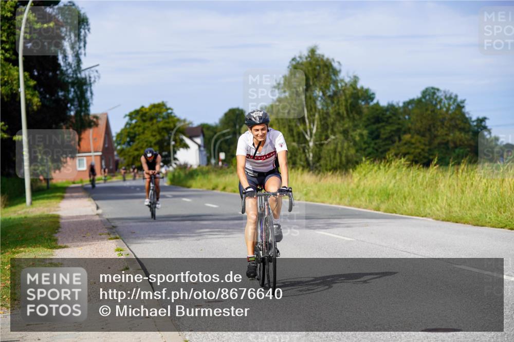 31.08.2025 - Elbe Triathlon Hamburg Michael Burmester http://msf.ph/oto/8676640 31.08.2025 10:24:45 Radfahren 594, 677, 863, 994, 1075 meine-sportfotos.de