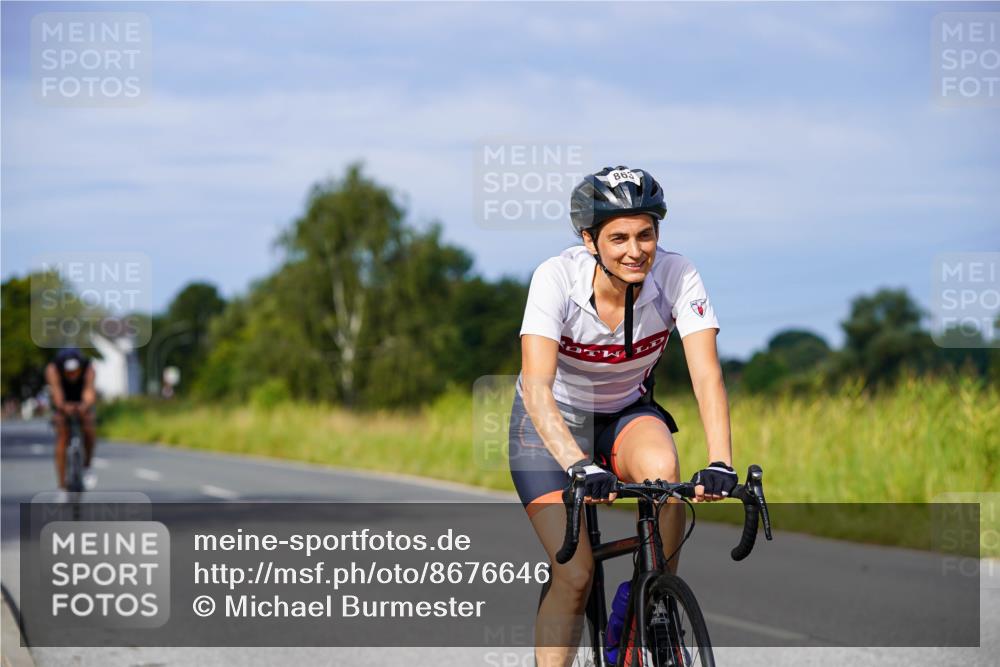 31.08.2025 - Elbe Triathlon Hamburg Michael Burmester http://msf.ph/oto/8676646 31.08.2025 10:24:46 Radfahren 677, 863, 994, 1075 meine-sportfotos.de
