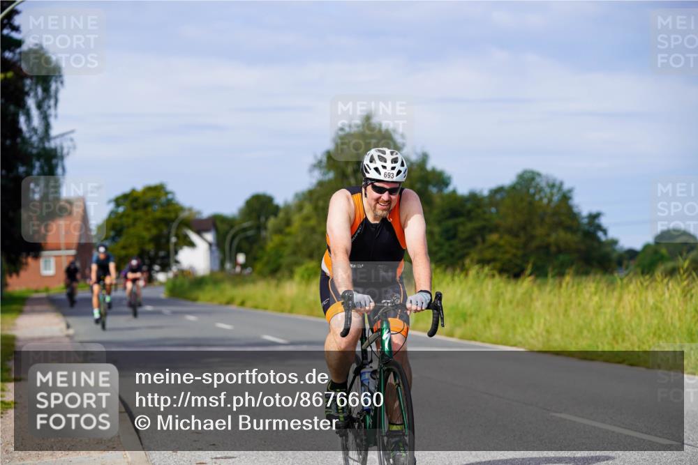 31.08.2025 - Elbe Triathlon Hamburg Michael Burmester http://msf.ph/oto/8676660 31.08.2025 10:24:56 Radfahren 693, 937, 964, 1062 meine-sportfotos.de