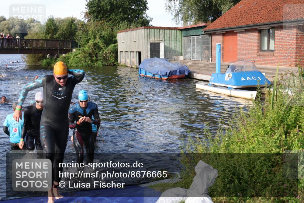 31.08.2025 - Elbe Triathlon Hamburg Luisa Fischer http://msf.ph/oto/8676665 31.08.2025 09:09:59 Schwimmen 459, 481, 589, 646 meine-sportfotos.de