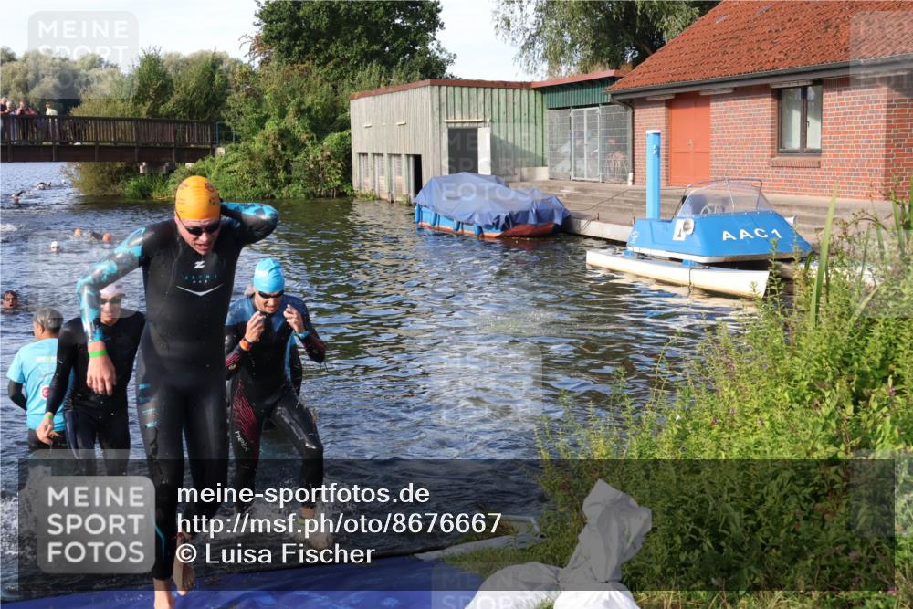 31.08.2025 - Elbe Triathlon Hamburg Luisa Fischer http://msf.ph/oto/8676667 31.08.2025 09:10:00 Schwimmen 459, 481, 589, 646 meine-sportfotos.de