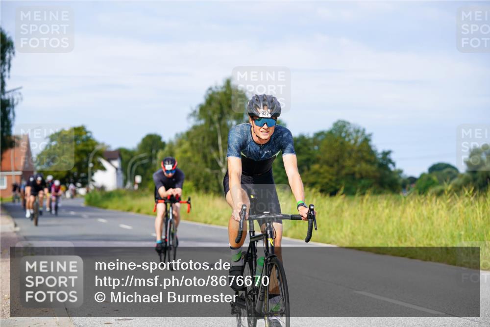 31.08.2025 - Elbe Triathlon Hamburg Michael Burmester http://msf.ph/oto/8676670 31.08.2025 10:24:59 Radfahren 446, 662, 693, 893, 937, 964, 1062 meine-sportfotos.de