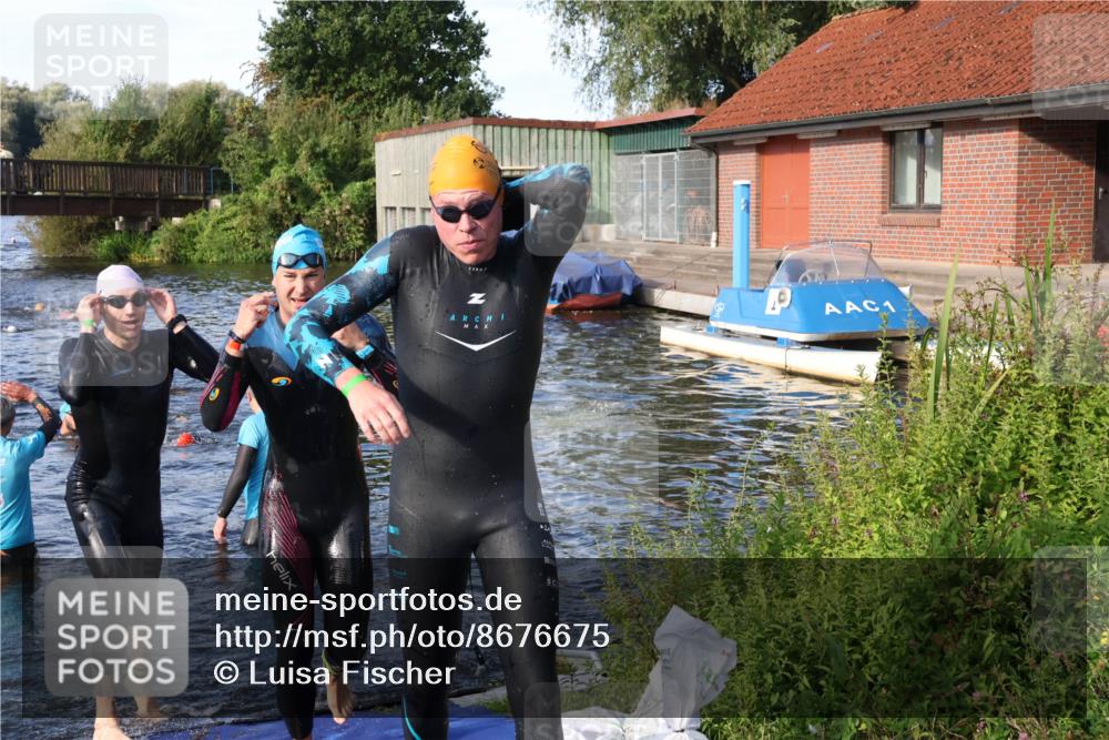 31.08.2025 - Elbe Triathlon Hamburg Luisa Fischer http://msf.ph/oto/8676675 31.08.2025 09:10:01 Schwimmen 459, 481, 589 meine-sportfotos.de
