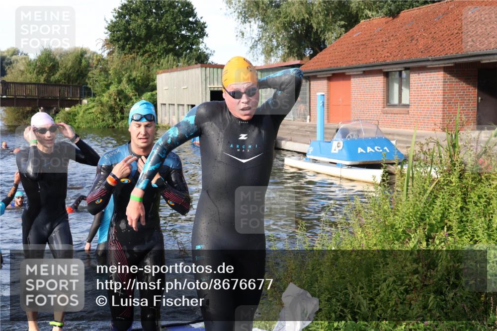 31.08.2025 - Elbe Triathlon Hamburg Luisa Fischer http://msf.ph/oto/8676677 31.08.2025 09:10:01 Schwimmen 459, 481, 589 meine-sportfotos.de