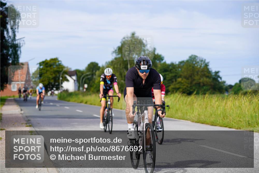 31.08.2025 - Elbe Triathlon Hamburg Michael Burmester http://msf.ph/oto/8676692 31.08.2025 10:25:04 Radfahren 446, 662, 782, 893, 929, 1062 meine-sportfotos.de