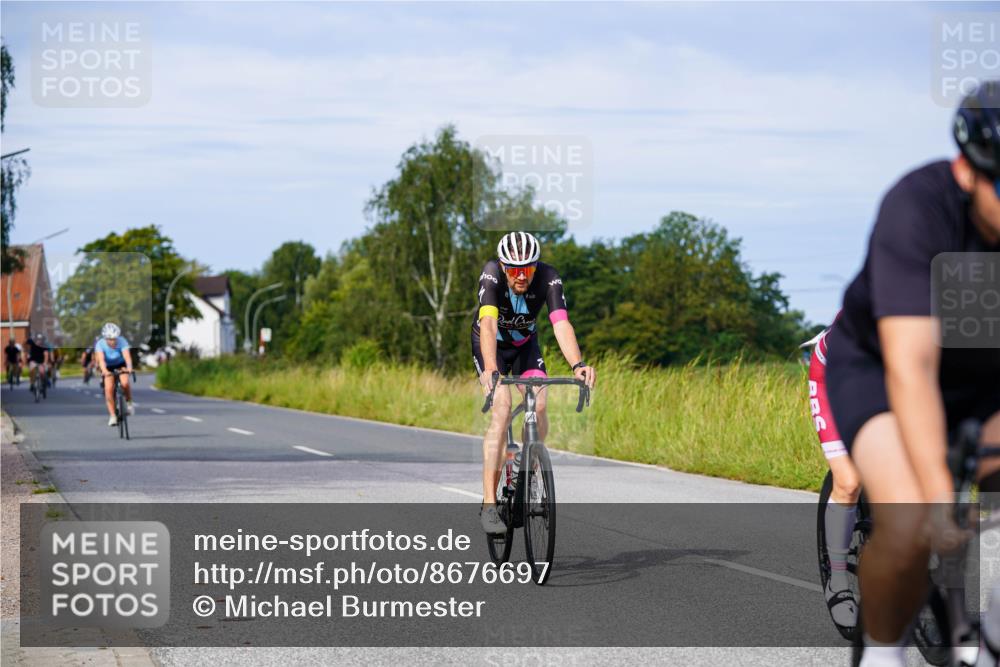 31.08.2025 - Elbe Triathlon Hamburg Michael Burmester http://msf.ph/oto/8676697 31.08.2025 10:25:04 Radfahren 446, 662, 782, 893, 929, 1062 meine-sportfotos.de