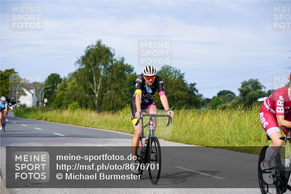 31.08.2025 - Elbe Triathlon Hamburg Michael Burmester http://msf.ph/oto/8676701 31.08.2025 10:25:05 Radfahren 446, 662, 782, 893, 929, 958, 1062 meine-sportfotos.de