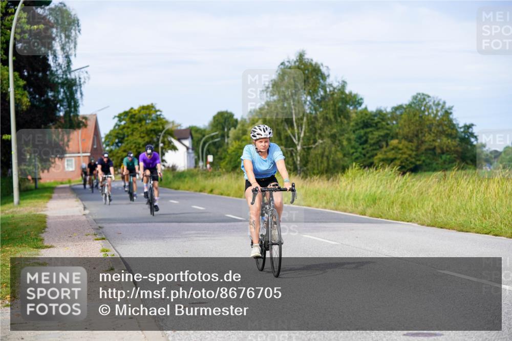 31.08.2025 - Elbe Triathlon Hamburg Michael Burmester http://msf.ph/oto/8676705 31.08.2025 10:25:08 Radfahren 662, 782, 929, 958, 1003, 1039 meine-sportfotos.de