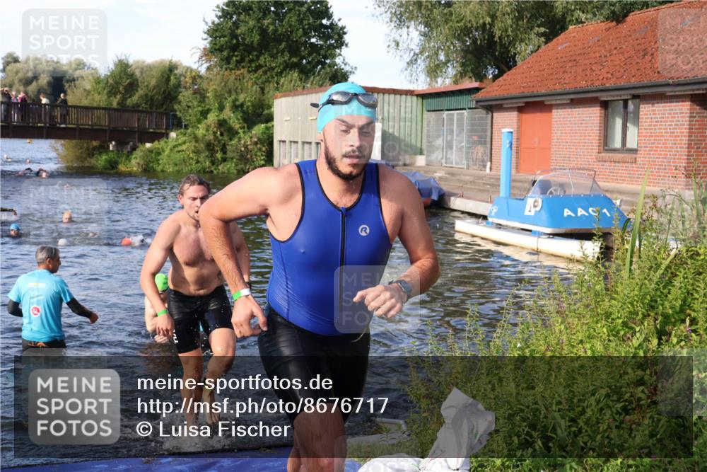 31.08.2025 - Elbe Triathlon Hamburg Luisa Fischer http://msf.ph/oto/8676717 31.08.2025 09:10:15 Schwimmen 432, 473, 478, 658 meine-sportfotos.de