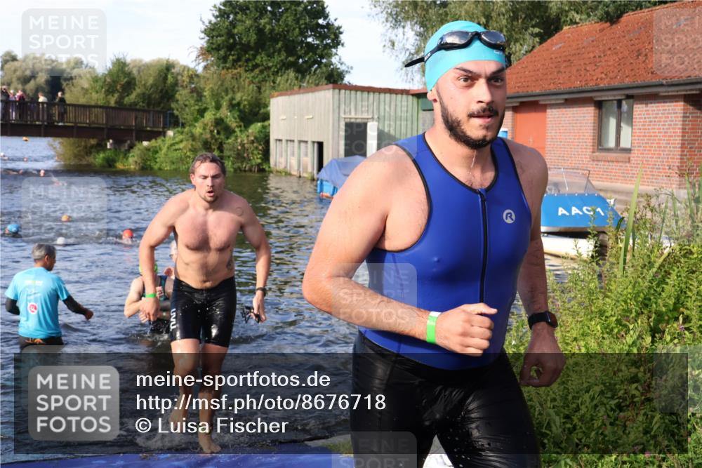 31.08.2025 - Elbe Triathlon Hamburg Luisa Fischer http://msf.ph/oto/8676718 31.08.2025 09:10:15 Schwimmen 432, 473, 478, 658 meine-sportfotos.de