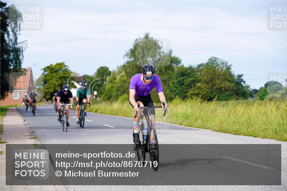 31.08.2025 - Elbe Triathlon Hamburg Michael Burmester http://msf.ph/oto/8676719 31.08.2025 10:25:10 Radfahren 782, 929, 955, 958, 1003, 1039, 1094, 1096 meine-sportfotos.de