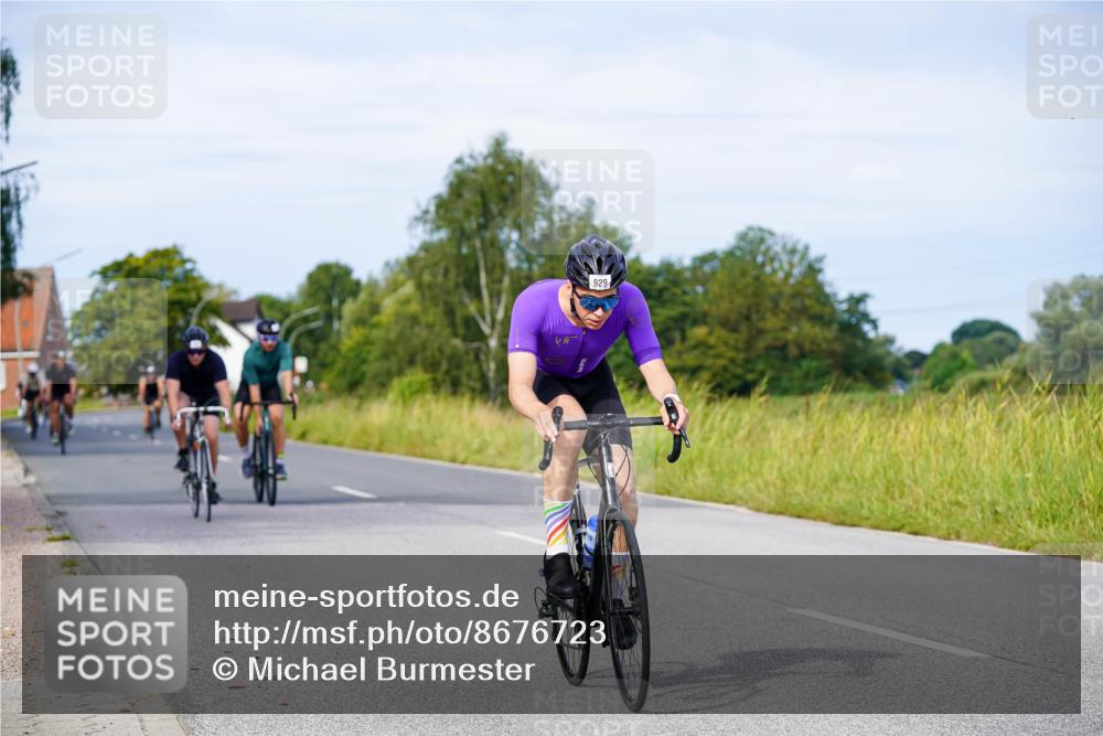 31.08.2025 - Elbe Triathlon Hamburg Michael Burmester http://msf.ph/oto/8676723 31.08.2025 10:25:10 Radfahren 782, 929, 955, 958, 1003, 1039, 1094, 1096 meine-sportfotos.de