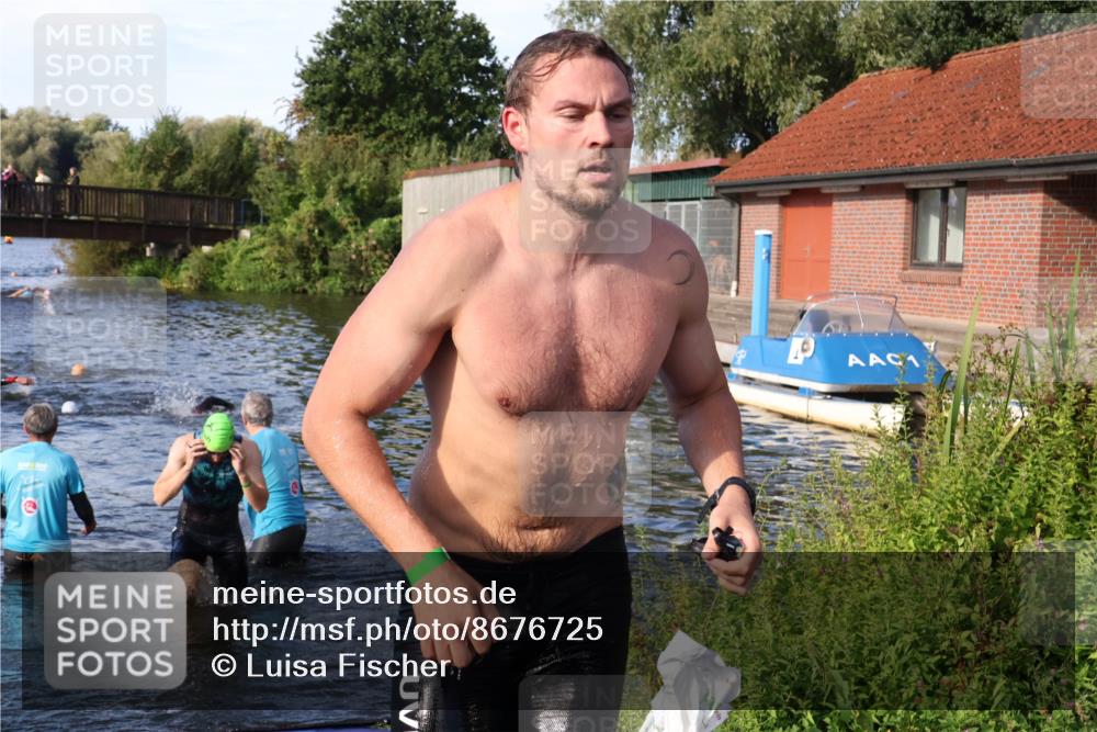 31.08.2025 - Elbe Triathlon Hamburg Luisa Fischer http://msf.ph/oto/8676725 31.08.2025 09:10:17 Schwimmen 432, 473, 478 meine-sportfotos.de