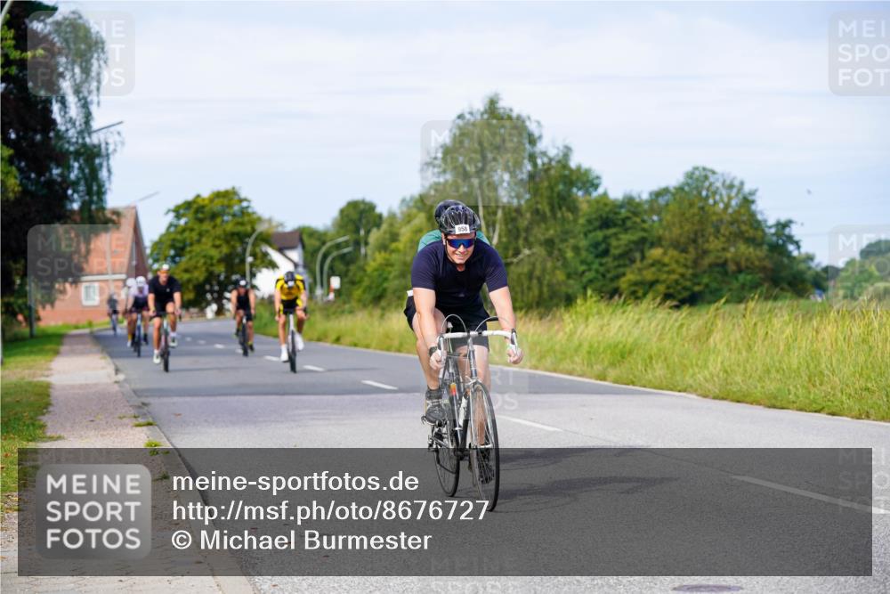 31.08.2025 - Elbe Triathlon Hamburg Michael Burmester http://msf.ph/oto/8676727 31.08.2025 10:25:12 Radfahren 782, 929, 955, 958, 966, 1003, 1039, 1094, 1096 meine-sportfotos.de