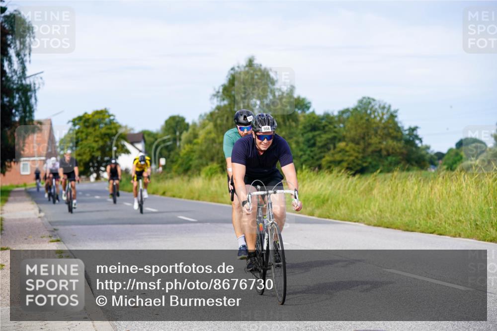 31.08.2025 - Elbe Triathlon Hamburg Michael Burmester http://msf.ph/oto/8676730 31.08.2025 10:25:12 Radfahren 782, 929, 955, 958, 966, 1003, 1039, 1094, 1096 meine-sportfotos.de