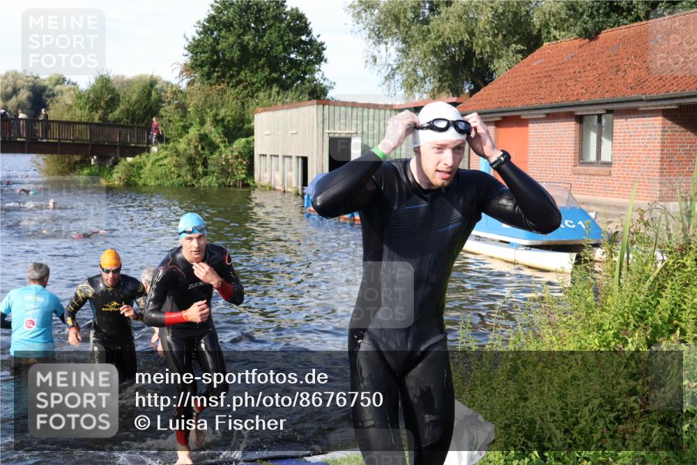 31.08.2025 - Elbe Triathlon Hamburg Luisa Fischer http://msf.ph/oto/8676750 31.08.2025 09:10:34 Schwimmen 454, 499, 603, 655, 834 meine-sportfotos.de
