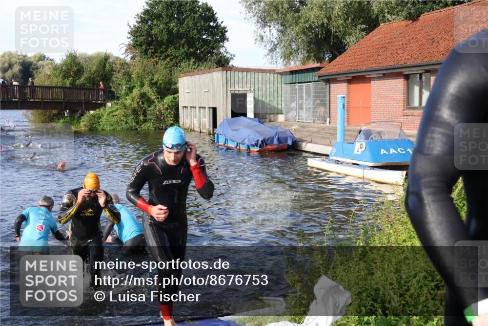 31.08.2025 - Elbe Triathlon Hamburg Luisa Fischer http://msf.ph/oto/8676753 31.08.2025 09:10:35 Schwimmen 454, 499, 603, 655, 834 meine-sportfotos.de