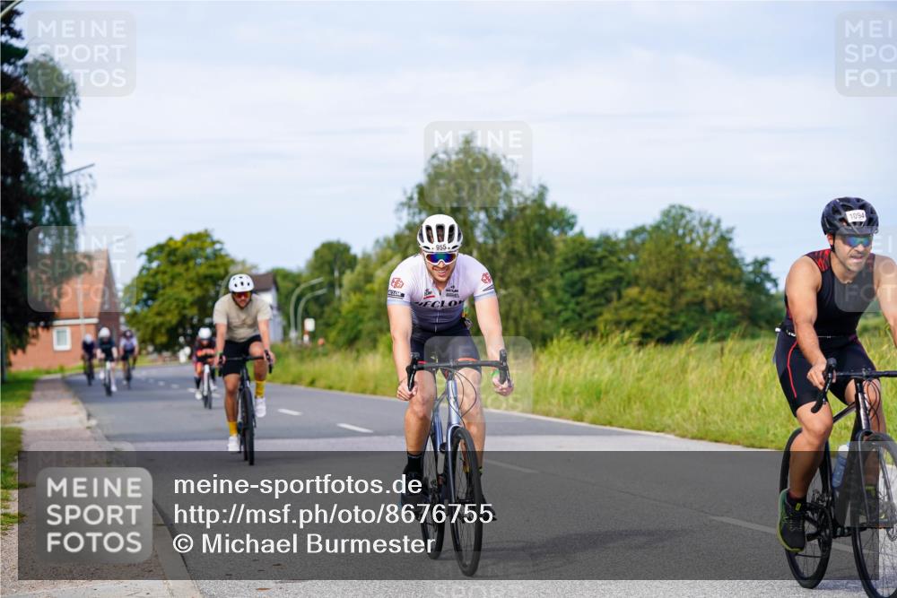 31.08.2025 - Elbe Triathlon Hamburg Michael Burmester http://msf.ph/oto/8676755 31.08.2025 10:25:17 Radfahren 829, 935, 955, 966, 1021, 1039, 1094, 1096 meine-sportfotos.de