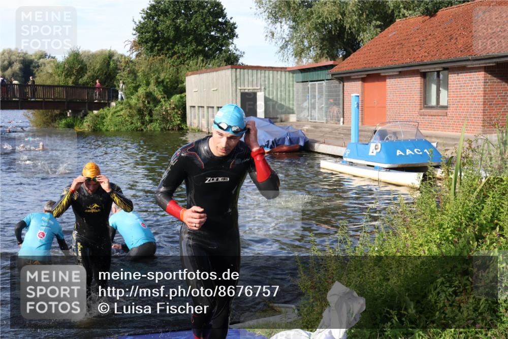 31.08.2025 - Elbe Triathlon Hamburg Luisa Fischer http://msf.ph/oto/8676757 31.08.2025 09:10:36 Schwimmen 454, 499, 603, 655, 834 meine-sportfotos.de