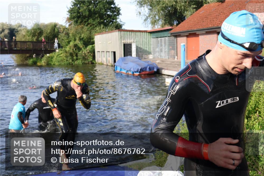 31.08.2025 - Elbe Triathlon Hamburg Luisa Fischer http://msf.ph/oto/8676762 31.08.2025 09:10:37 Schwimmen 454, 499, 603, 655 meine-sportfotos.de