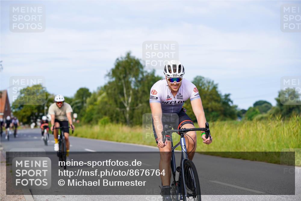 31.08.2025 - Elbe Triathlon Hamburg Michael Burmester http://msf.ph/oto/8676764 31.08.2025 10:25:17 Radfahren 829, 935, 955, 966, 1021, 1039, 1094, 1096 meine-sportfotos.de