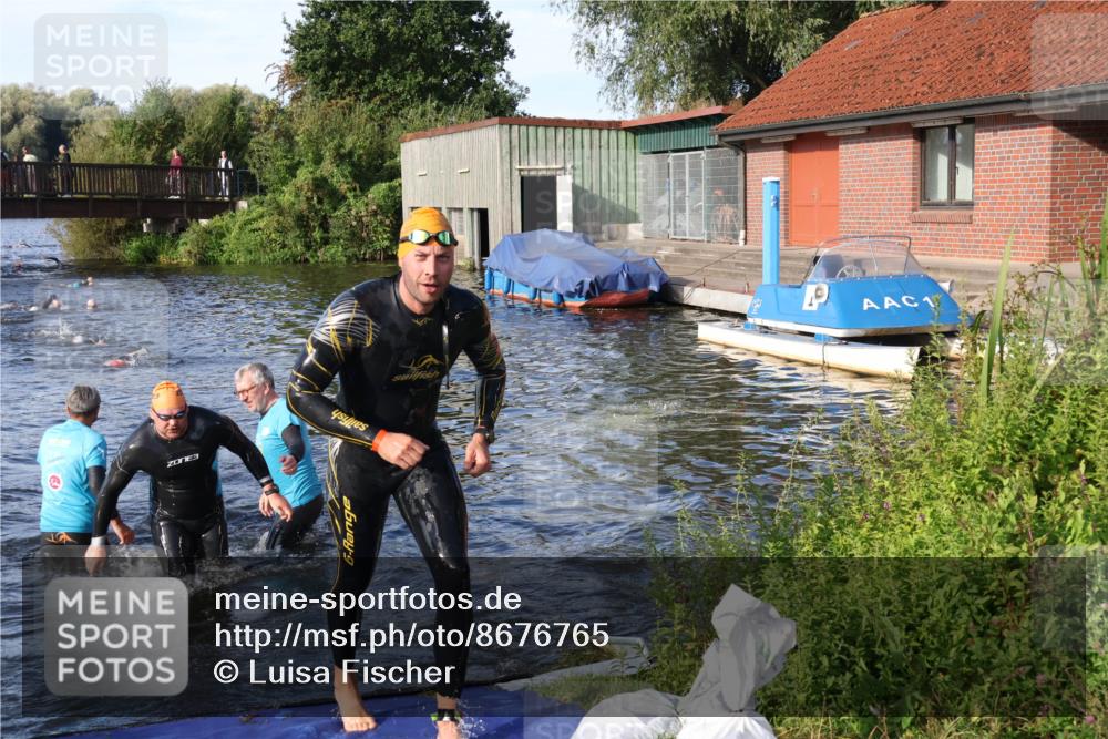 31.08.2025 - Elbe Triathlon Hamburg Luisa Fischer http://msf.ph/oto/8676765 31.08.2025 09:10:37 Schwimmen 454, 499, 603, 655 meine-sportfotos.de