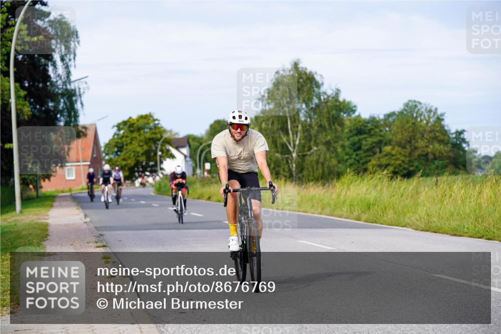 31.08.2025 - Elbe Triathlon Hamburg Michael Burmester http://msf.ph/oto/8676769 31.08.2025 10:25:18 Radfahren 829, 935, 955, 966, 1008, 1021, 1039, 1094, 1096 meine-sportfotos.de