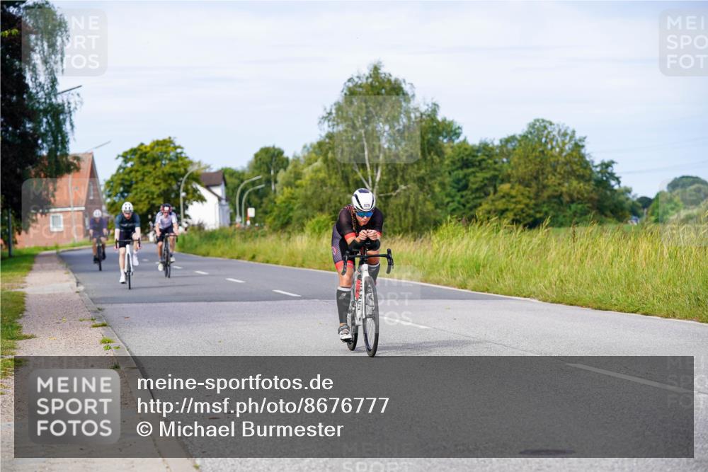 31.08.2025 - Elbe Triathlon Hamburg Michael Burmester http://msf.ph/oto/8676777 31.08.2025 10:25:20 Radfahren 829, 935, 955, 966, 1008, 1021, 1094 meine-sportfotos.de