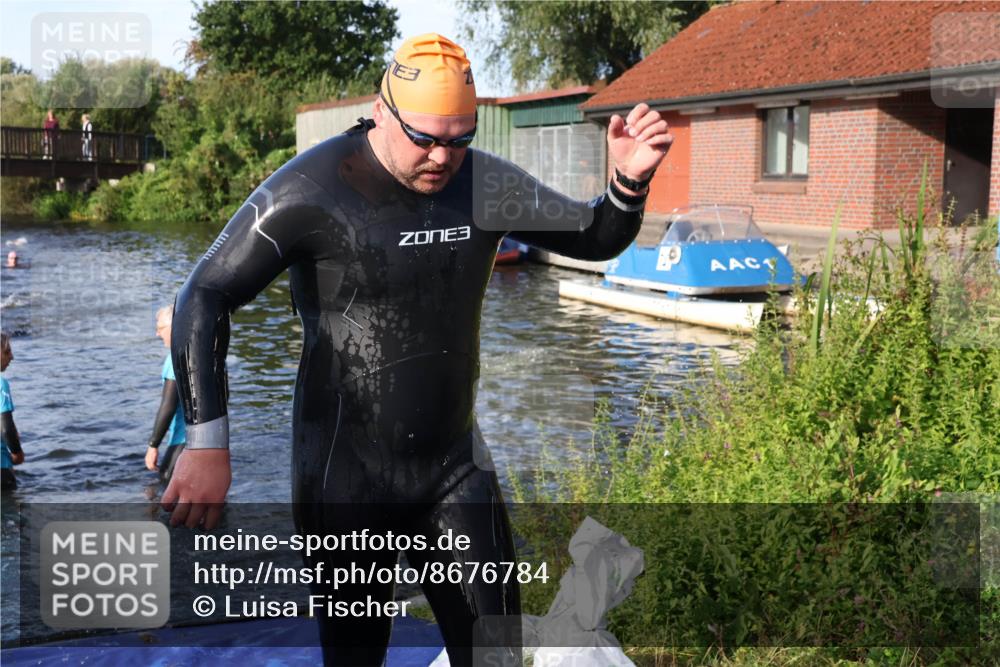 31.08.2025 - Elbe Triathlon Hamburg Luisa Fischer http://msf.ph/oto/8676784 31.08.2025 09:10:41 Schwimmen 499, 603 meine-sportfotos.de