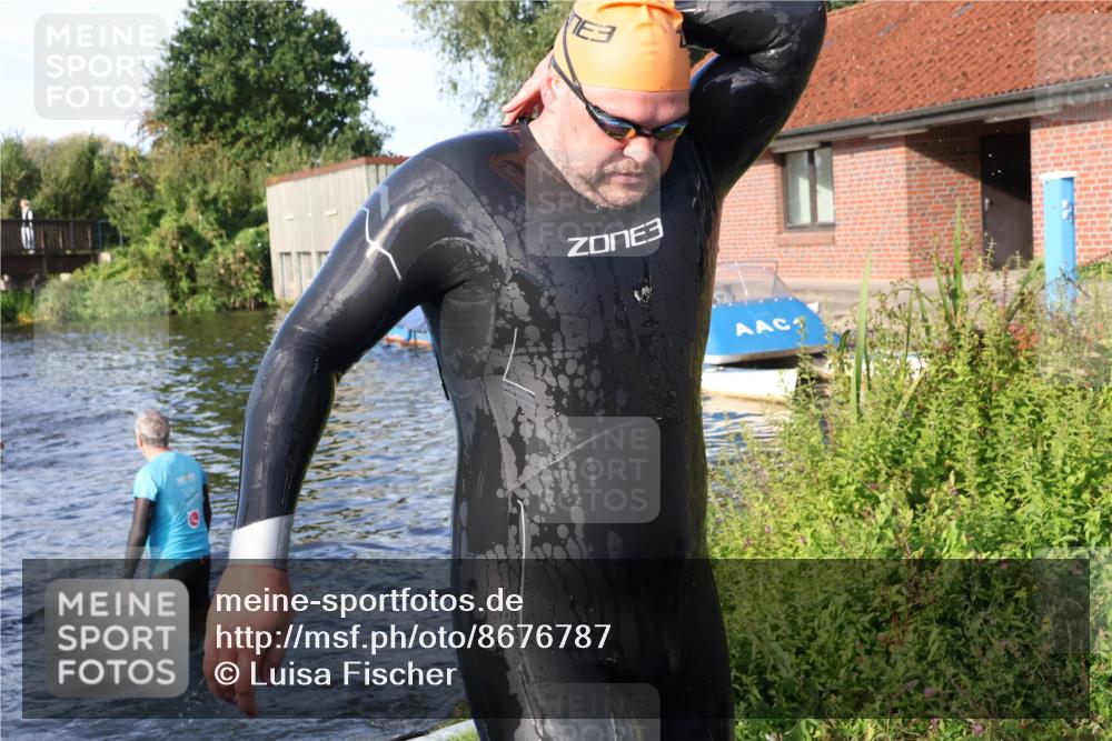 31.08.2025 - Elbe Triathlon Hamburg Luisa Fischer http://msf.ph/oto/8676787 31.08.2025 09:10:41 Schwimmen 499, 603 meine-sportfotos.de