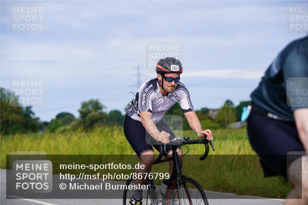 31.08.2025 - Elbe Triathlon Hamburg Michael Burmester http://msf.ph/oto/8676799 31.08.2025 10:25:24 Radfahren 935, 1008, 1021 meine-sportfotos.de
