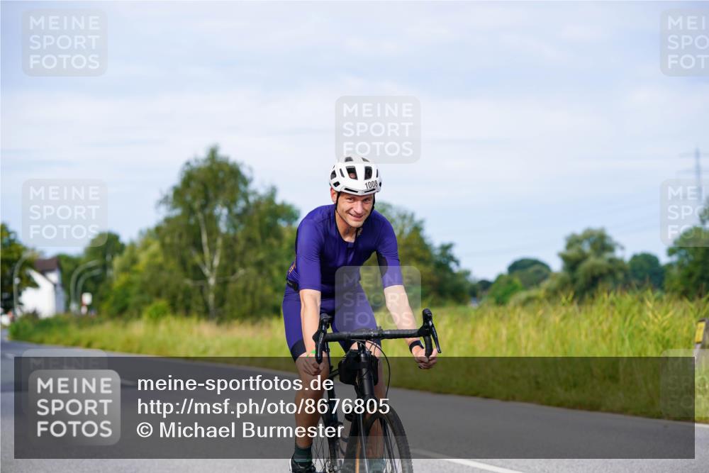 31.08.2025 - Elbe Triathlon Hamburg Michael Burmester http://msf.ph/oto/8676805 31.08.2025 10:25:25 Radfahren 935, 1008, 1021 meine-sportfotos.de