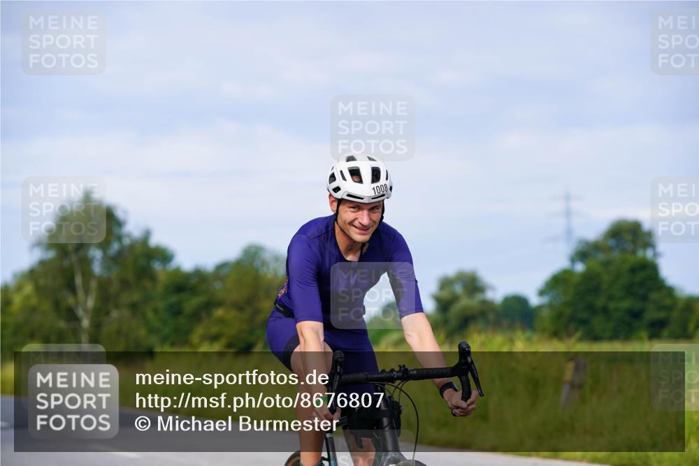 31.08.2025 - Elbe Triathlon Hamburg Michael Burmester http://msf.ph/oto/8676807 31.08.2025 10:25:26 Radfahren 935, 1008, 1021 meine-sportfotos.de