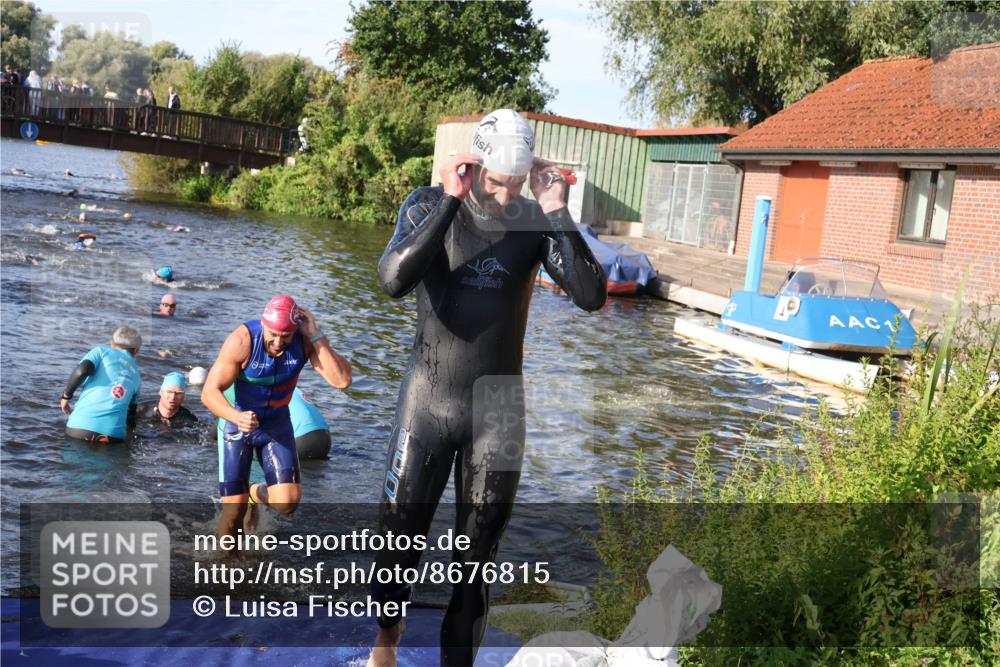 31.08.2025 - Elbe Triathlon Hamburg Luisa Fischer http://msf.ph/oto/8676815 31.08.2025 09:11:03 Schwimmen 428, 557, 574, 648 meine-sportfotos.de
