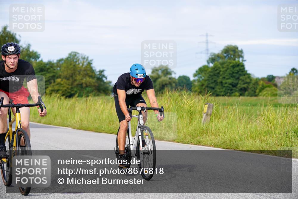 31.08.2025 - Elbe Triathlon Hamburg Michael Burmester http://msf.ph/oto/8676818 31.08.2025 10:25:39 Radfahren 692, 948, 954, 1026, 1054 meine-sportfotos.de