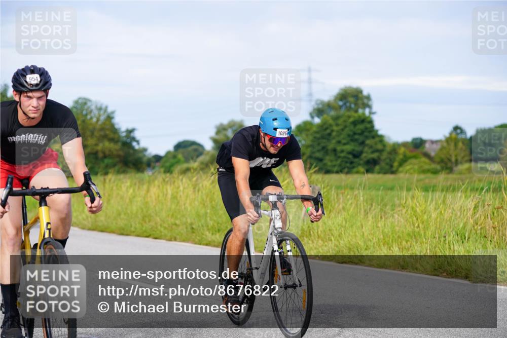 31.08.2025 - Elbe Triathlon Hamburg Michael Burmester http://msf.ph/oto/8676822 31.08.2025 10:25:39 Radfahren 692, 948, 954, 1026, 1054 meine-sportfotos.de