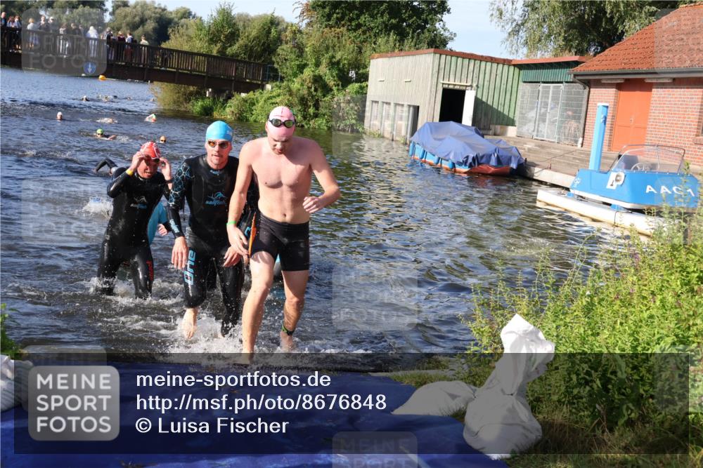 31.08.2025 - Elbe Triathlon Hamburg Luisa Fischer http://msf.ph/oto/8676848 31.08.2025 09:11:20 Schwimmen 400, 536, 576, 588, 694, 709 meine-sportfotos.de