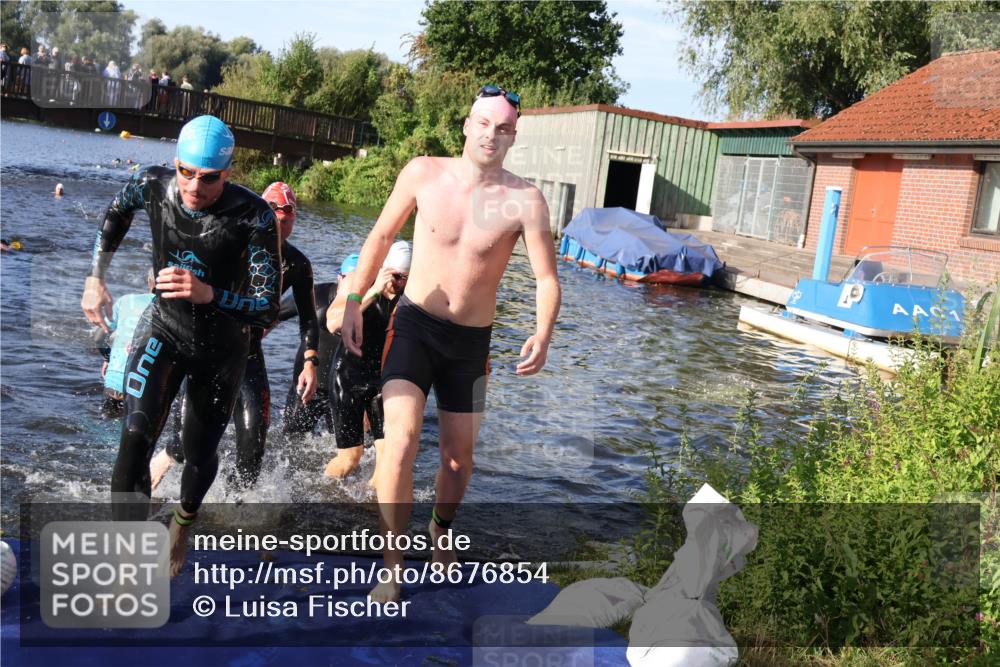 31.08.2025 - Elbe Triathlon Hamburg Luisa Fischer http://msf.ph/oto/8676854 31.08.2025 09:11:21 Schwimmen 400, 536, 576, 588, 694, 709 meine-sportfotos.de
