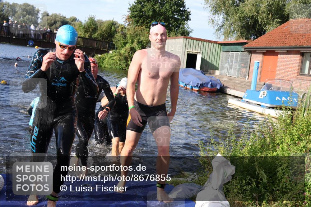 31.08.2025 - Elbe Triathlon Hamburg Luisa Fischer http://msf.ph/oto/8676855 31.08.2025 09:11:21 Schwimmen 400, 536, 576, 588, 694, 709 meine-sportfotos.de