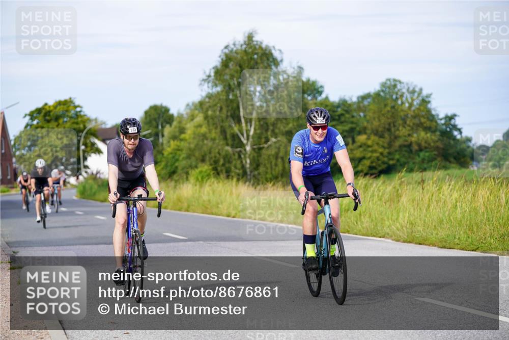 31.08.2025 - Elbe Triathlon Hamburg Michael Burmester http://msf.ph/oto/8676861 31.08.2025 10:25:51 Radfahren 503, 890, 973, 1029, 1055, 1060, 1133 meine-sportfotos.de