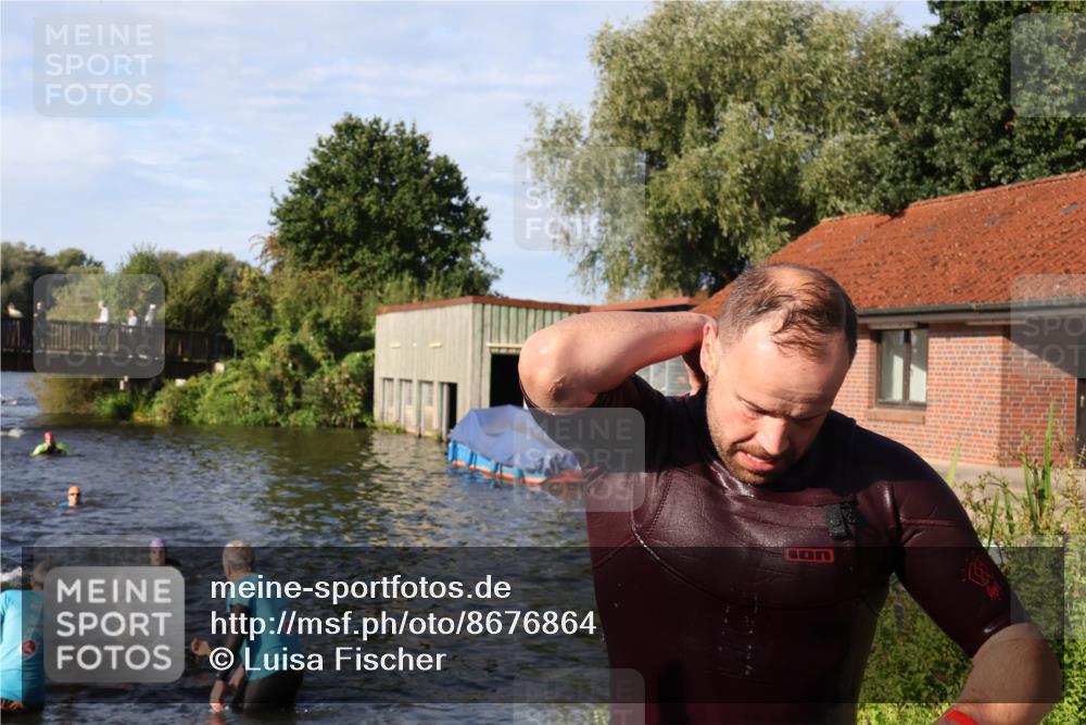 31.08.2025 - Elbe Triathlon Hamburg Luisa Fischer http://msf.ph/oto/8676864 31.08.2025 09:11:30 Schwimmen 576, 614, 652 meine-sportfotos.de