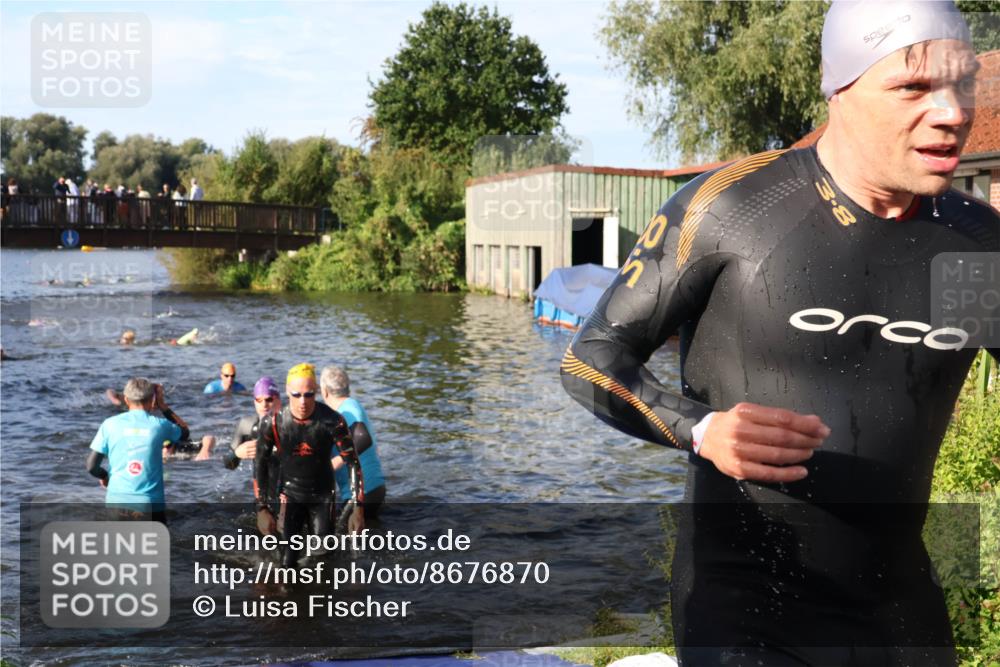 31.08.2025 - Elbe Triathlon Hamburg Luisa Fischer http://msf.ph/oto/8676870 31.08.2025 09:11:39 Schwimmen 575, 614, 616, 652, 656 meine-sportfotos.de