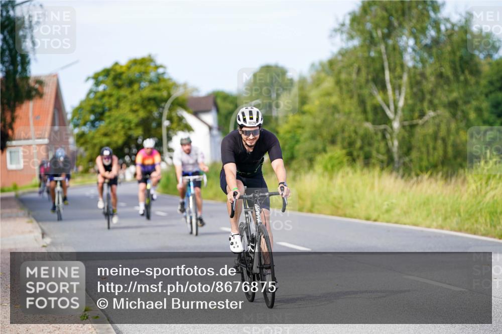 31.08.2025 - Elbe Triathlon Hamburg Michael Burmester http://msf.ph/oto/8676875 31.08.2025 10:25:53 Radfahren 503, 890, 973, 1020, 1029, 1055, 1060 meine-sportfotos.de