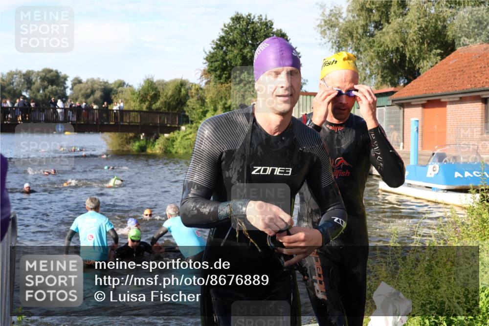 31.08.2025 - Elbe Triathlon Hamburg Luisa Fischer http://msf.ph/oto/8676889 31.08.2025 09:11:43 Schwimmen 575, 616, 653, 656 meine-sportfotos.de