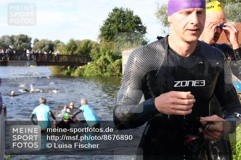 31.08.2025 - Elbe Triathlon Hamburg Luisa Fischer http://msf.ph/oto/8676890 31.08.2025 09:11:43 Schwimmen 575, 616, 653, 656 meine-sportfotos.de