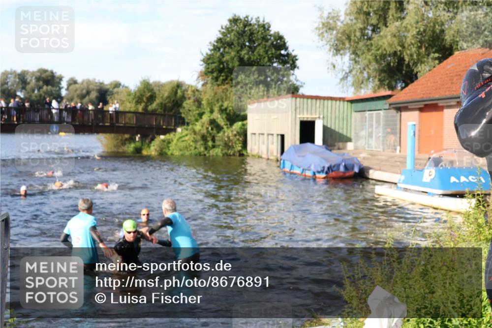 31.08.2025 - Elbe Triathlon Hamburg Luisa Fischer http://msf.ph/oto/8676891 31.08.2025 09:11:44 Schwimmen 575, 616, 653, 656 meine-sportfotos.de