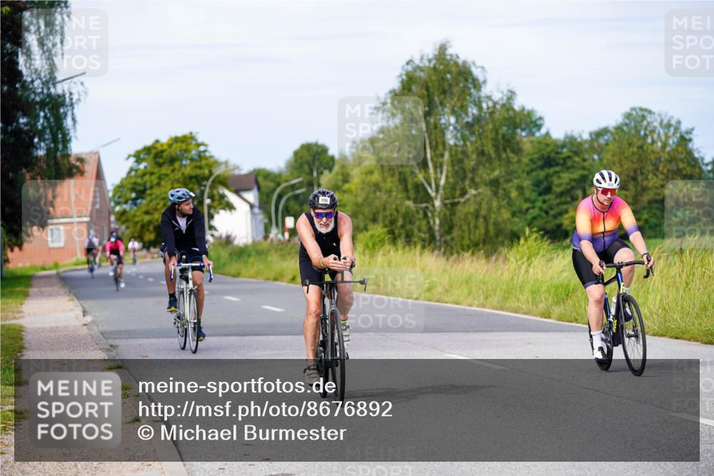 31.08.2025 - Elbe Triathlon Hamburg Michael Burmester http://msf.ph/oto/8676892 31.08.2025 10:25:57 Radfahren 503, 806, 890, 1020, 1029, 1055 meine-sportfotos.de