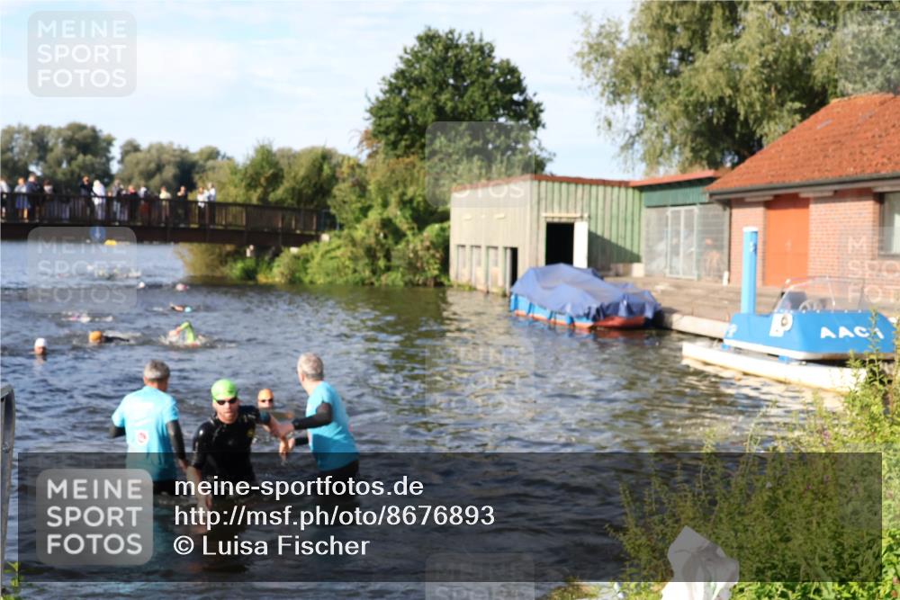 31.08.2025 - Elbe Triathlon Hamburg Luisa Fischer http://msf.ph/oto/8676893 31.08.2025 09:11:44 Schwimmen 575, 616, 653, 656 meine-sportfotos.de