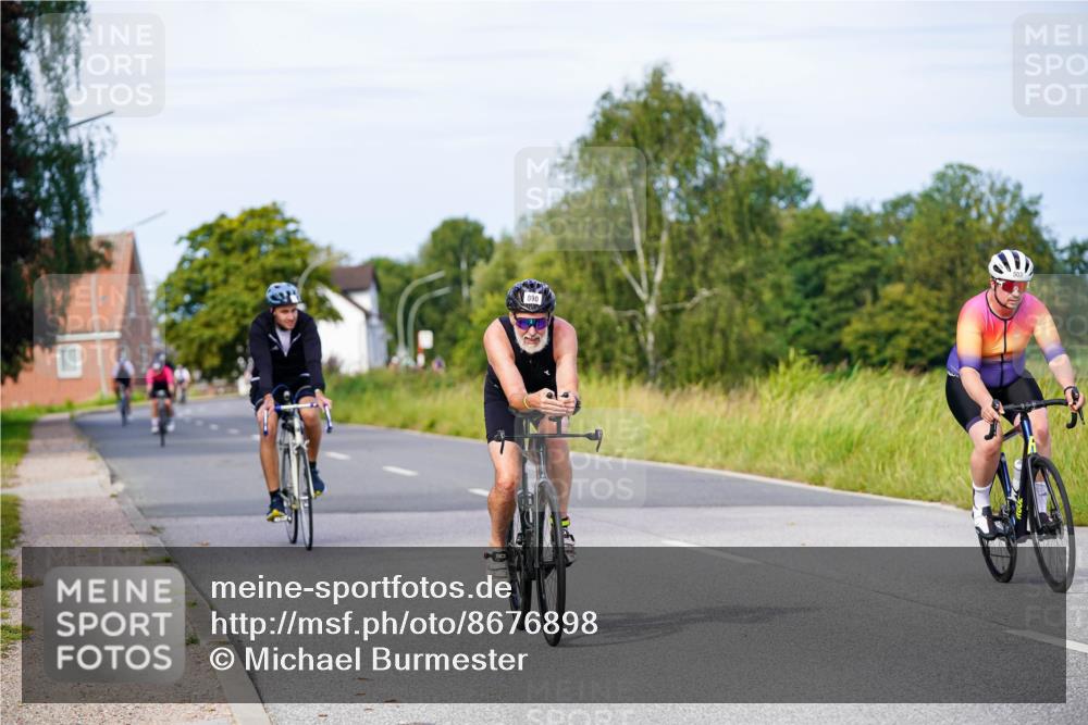 31.08.2025 - Elbe Triathlon Hamburg Michael Burmester http://msf.ph/oto/8676898 31.08.2025 10:25:57 Radfahren 503, 806, 890, 1020, 1029, 1055 meine-sportfotos.de